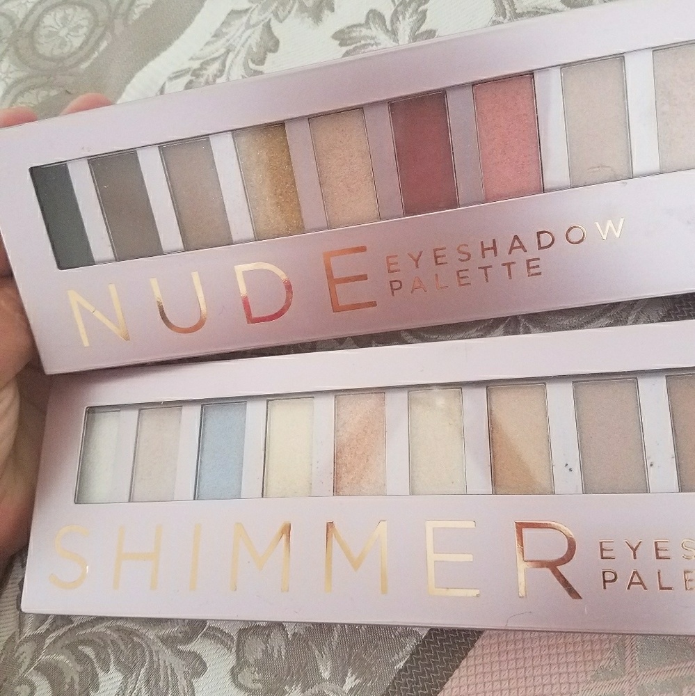 2 eyeshadow palettes